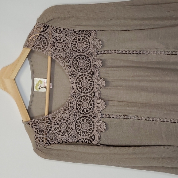 Fig & Flower Top - Size Medium. - Picture 2 of 14